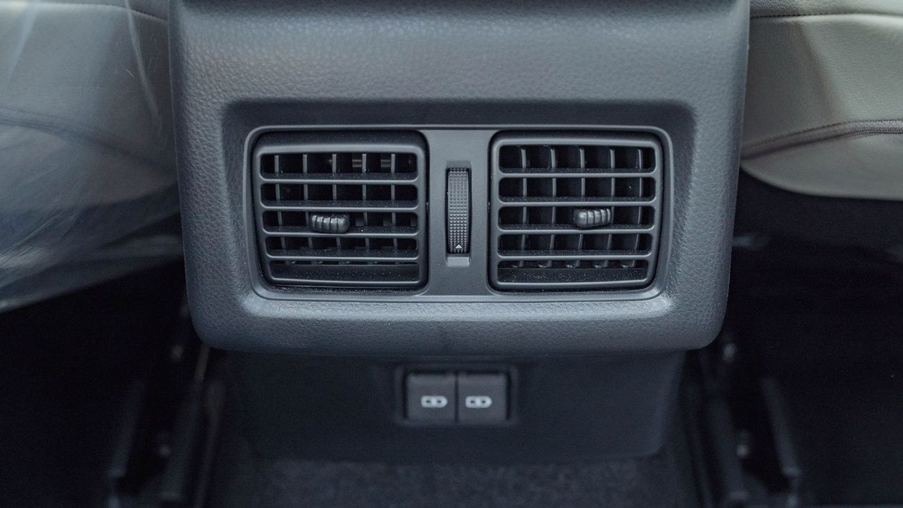 تويوتا كامري 2025 Toyota Camry Limited 2.5L AT Hybrid