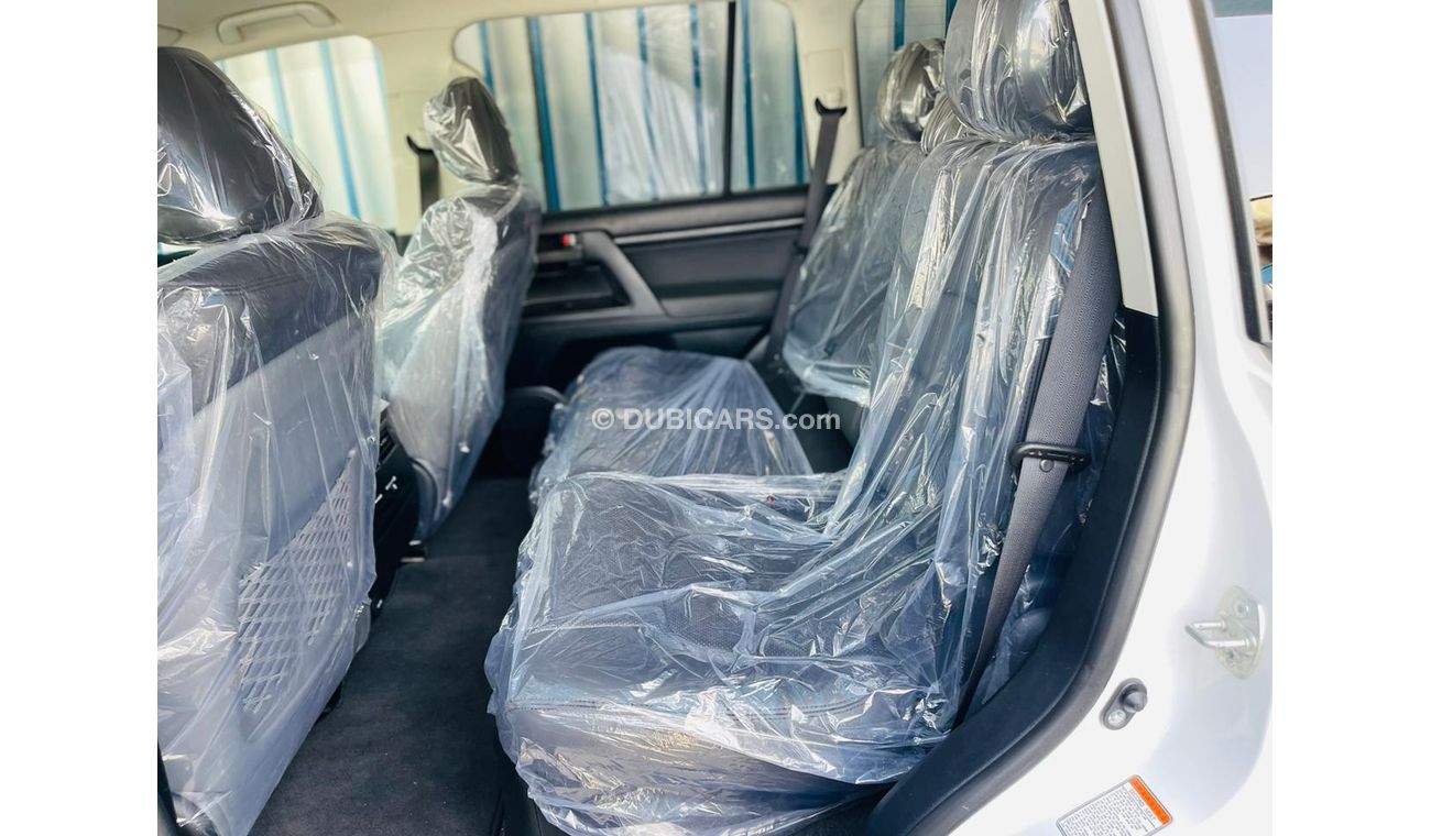 تويوتا لاند كروزر VXR