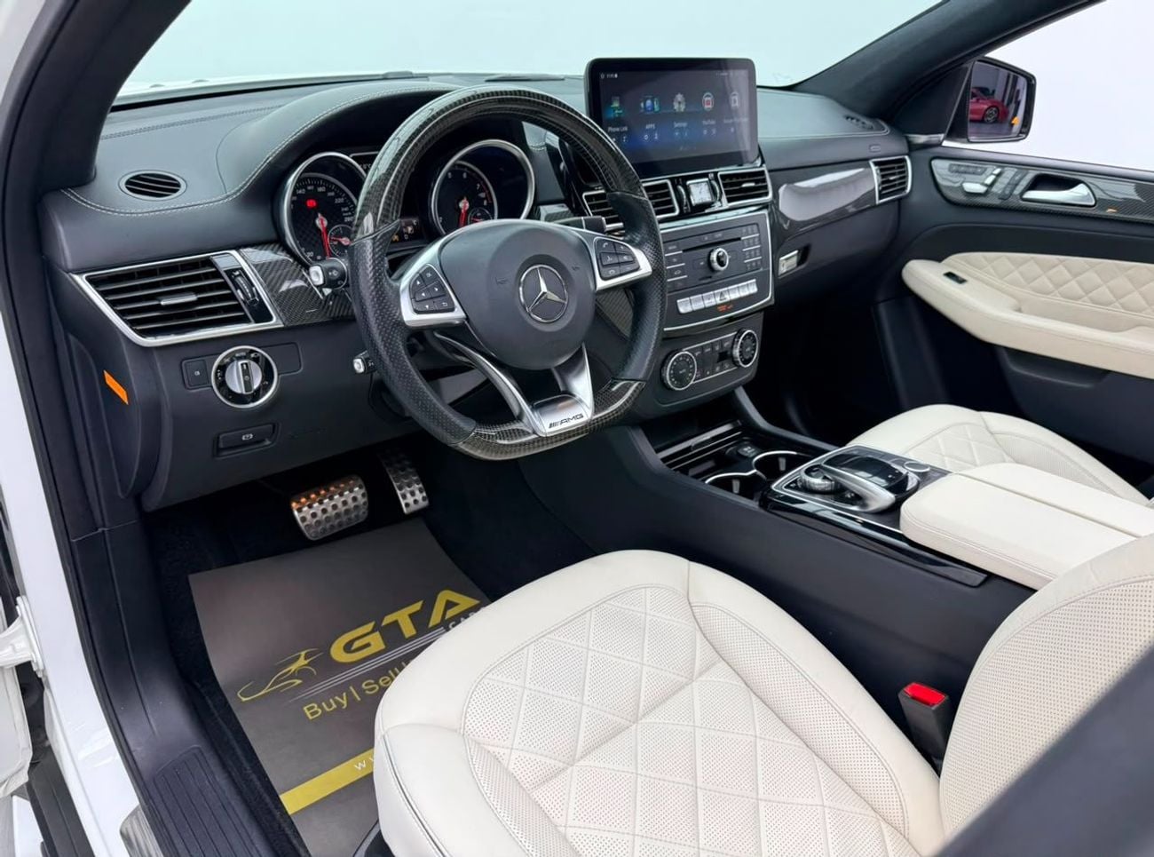 مرسيدس بنز GLE 43 AMG STD 2017 Mercedes Benz GLE43 AMG 4MATIC Coupe, Carbon Fiber Interior, Fully Loaded, Excellent Condition