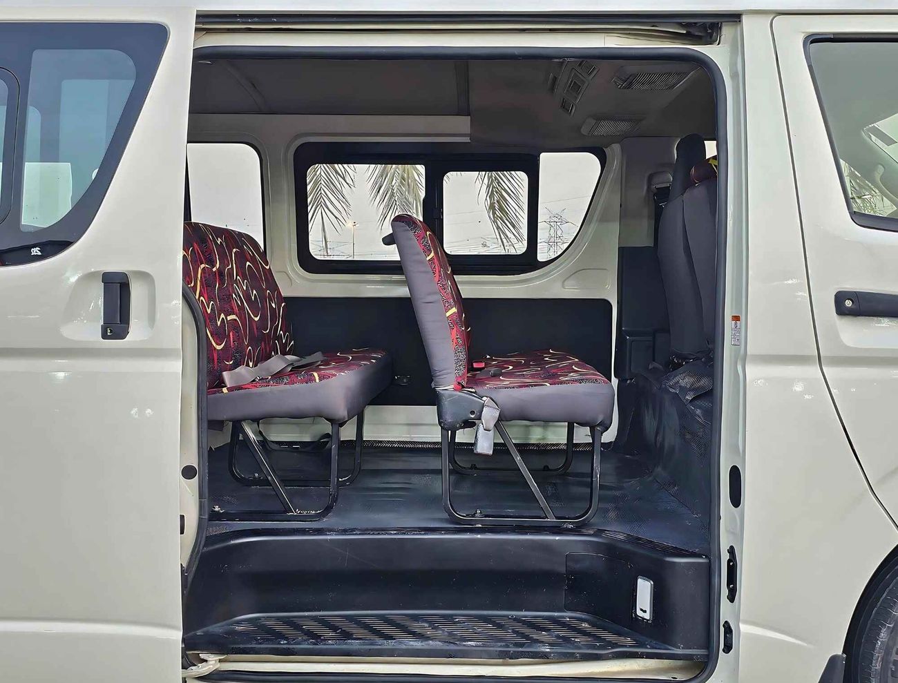 تويوتا هاياس PASSENGER/ PATROL/ MANUAL/ 15 SEATER/ EXPORT ONLY/ LOT# 105795