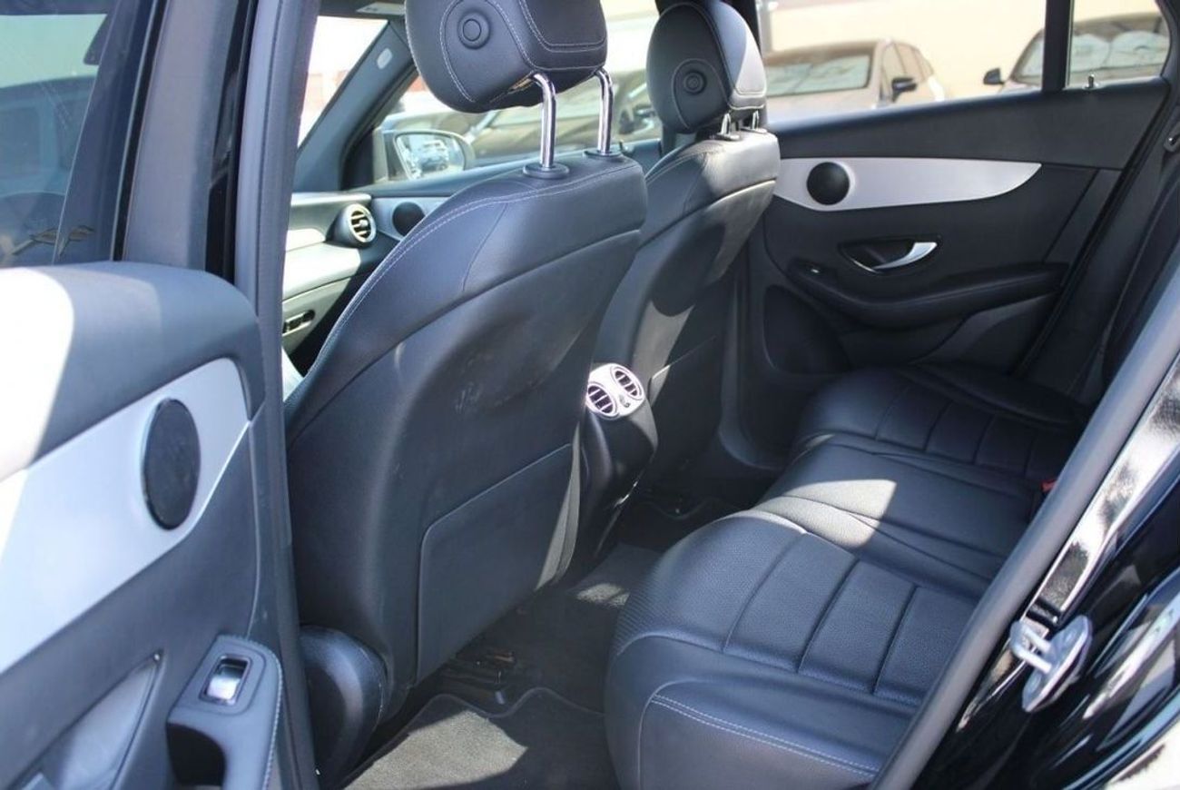 Mercedes-Benz GLC 300 Coupe 2.0L