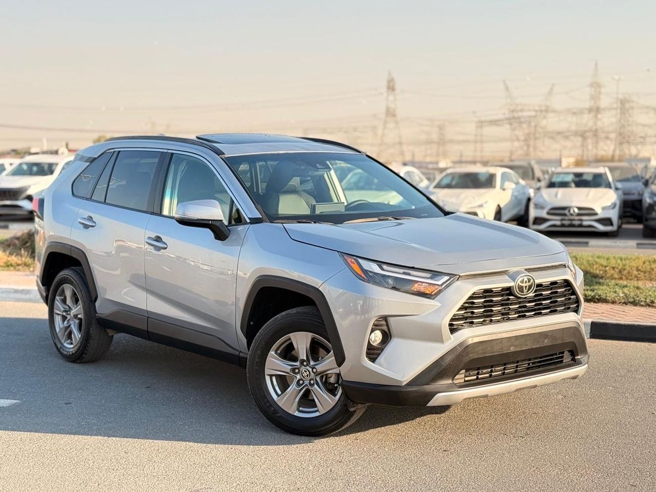 تويوتا راف ٤ XLE 2.5L Full option