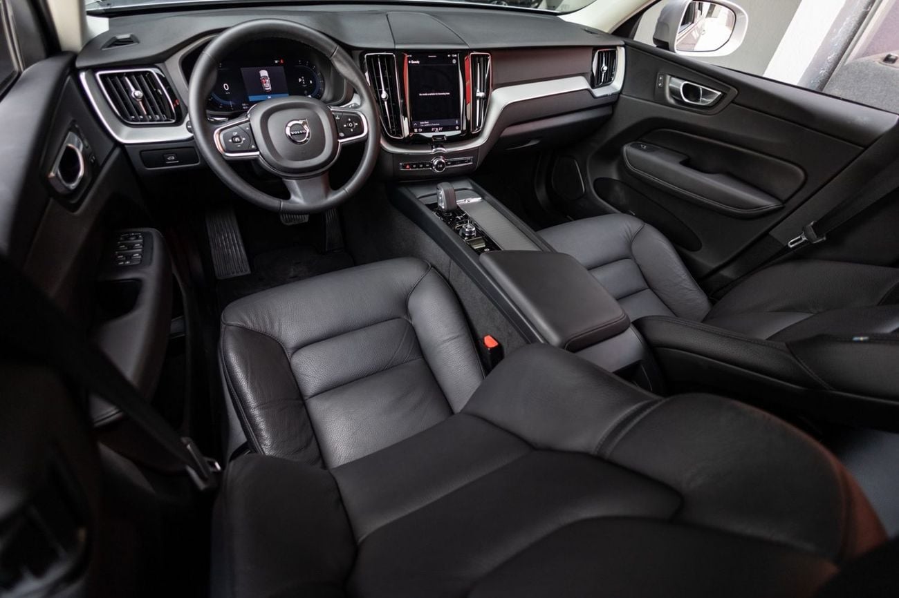 Volvo XC60 ULTIMATE BRIGHT 2024 Volvo XC60 B5 Core GCC | Agency Warranty