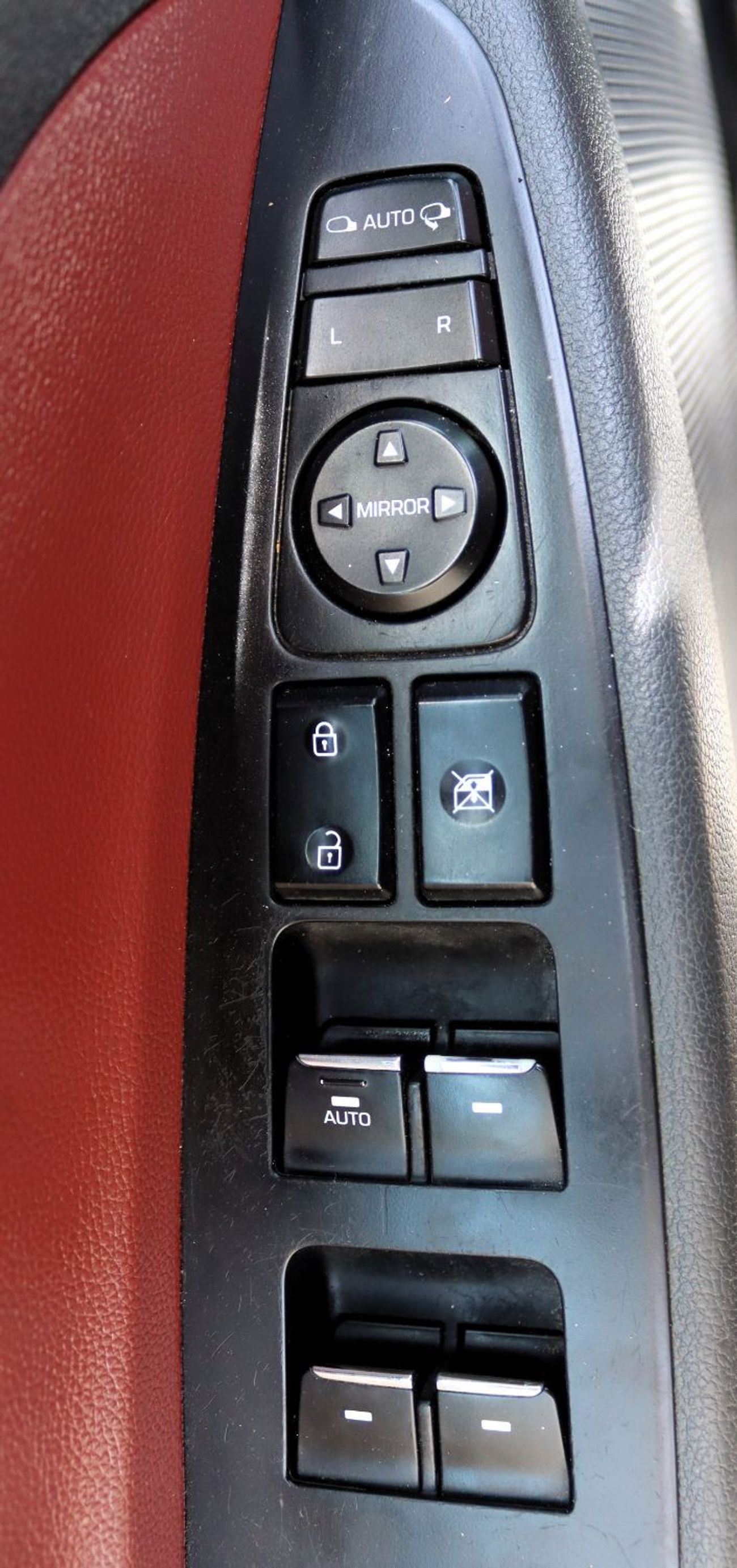 Hyundai Tucson GLS Plus ACCIDENTS FREE - GCC- GTLINE - FULL OPTION - ORIGINAL PAINT - PERFECT CONDITION INSIDE OUT