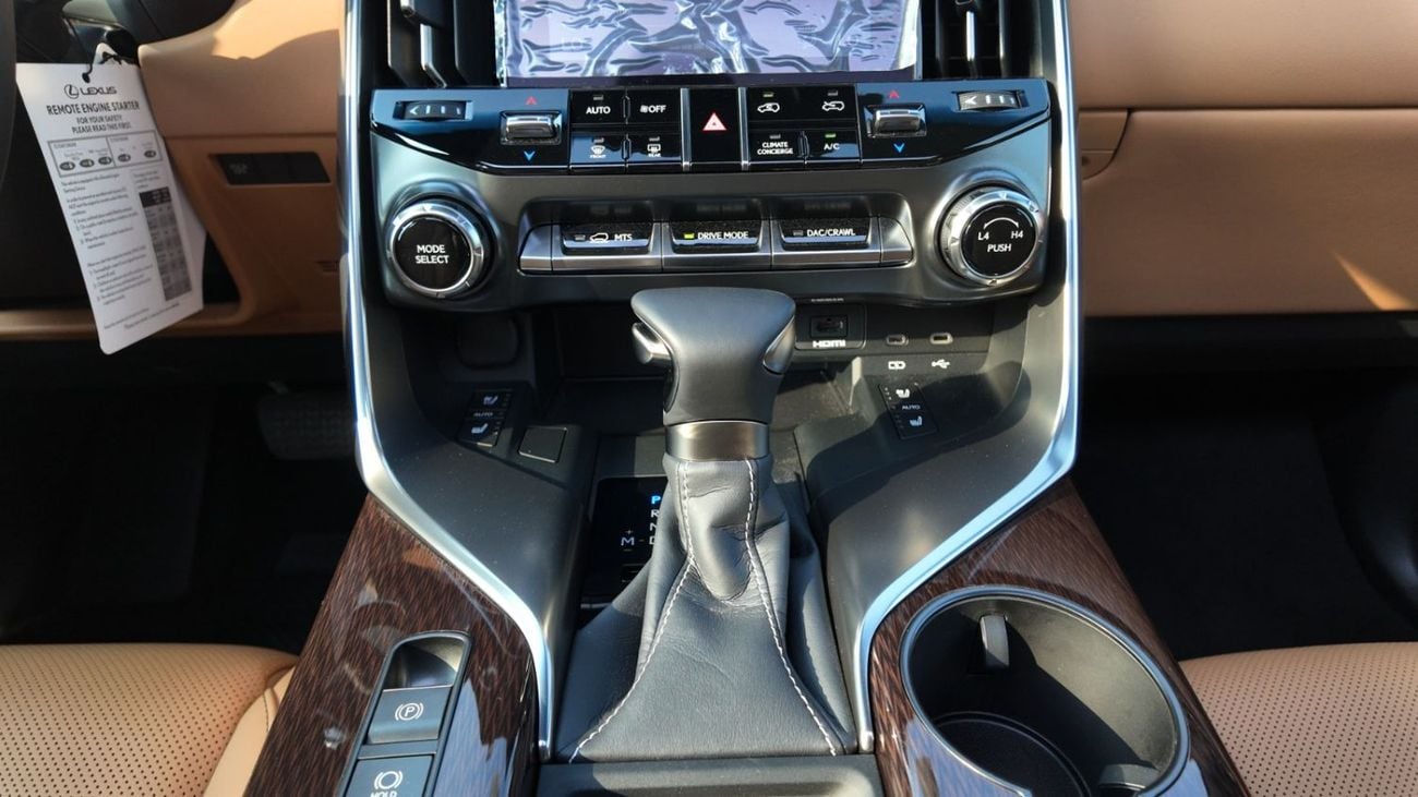 لكزس LX 600 SIGNATURE