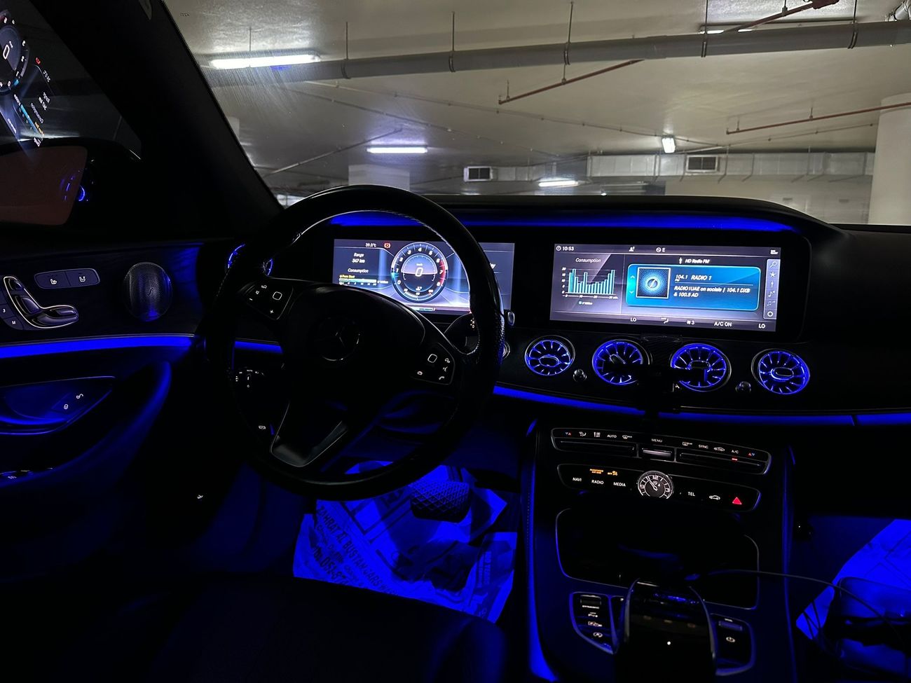 Mercedes-Benz E300 Premium + 2.0L