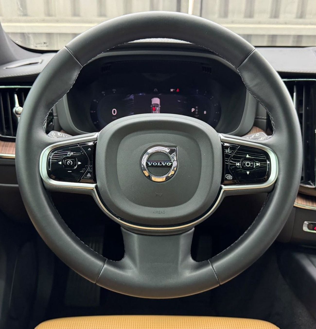 فولفو XC 60 ULTIMATE BRIGHT