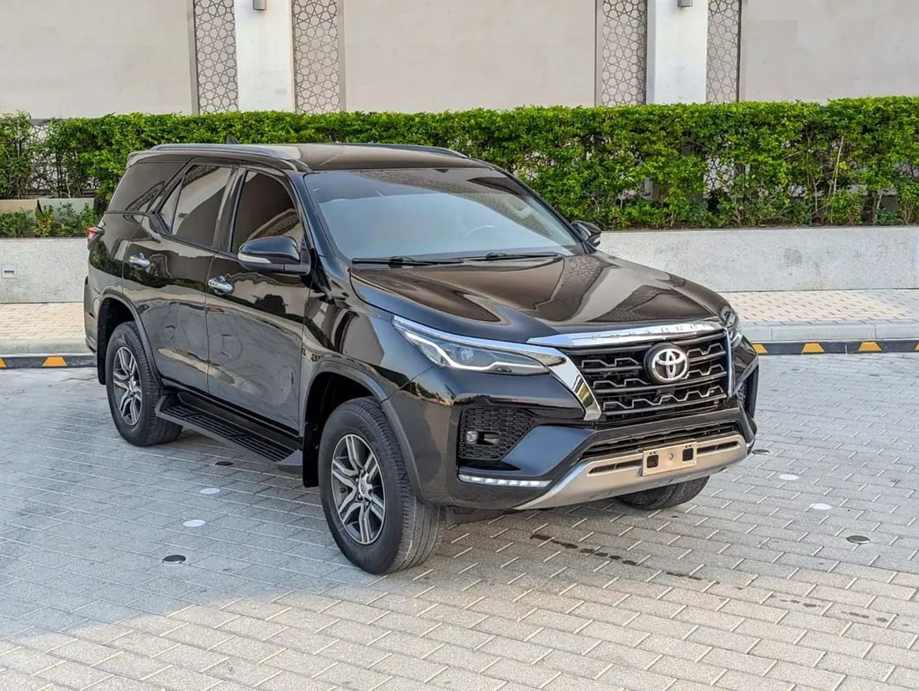 Toyota Fortuner EXR FACELIFTED GCC V4 2.7L 4X4 IN PERFECT CONDITION
