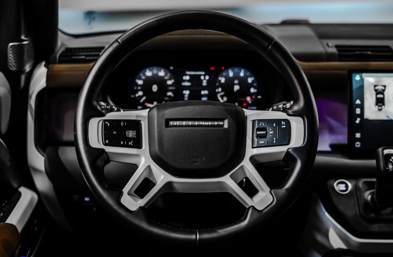 Land Rover Defender 2023 URBAN Land Rover Defender P400 HSE, Warranty Valid, Service Contract Valid, Low KMs, GCC