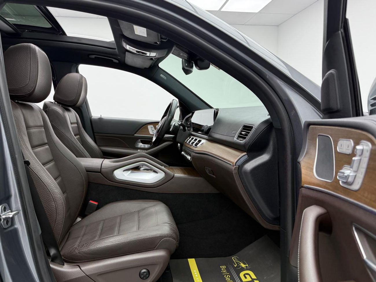 مرسيدس بنز GLS 450 4MATIC 2022 Mercedes Benz GLS450 4MATIC, 2027 Mercedes Warranty + Service Pack, Excellent Condition,