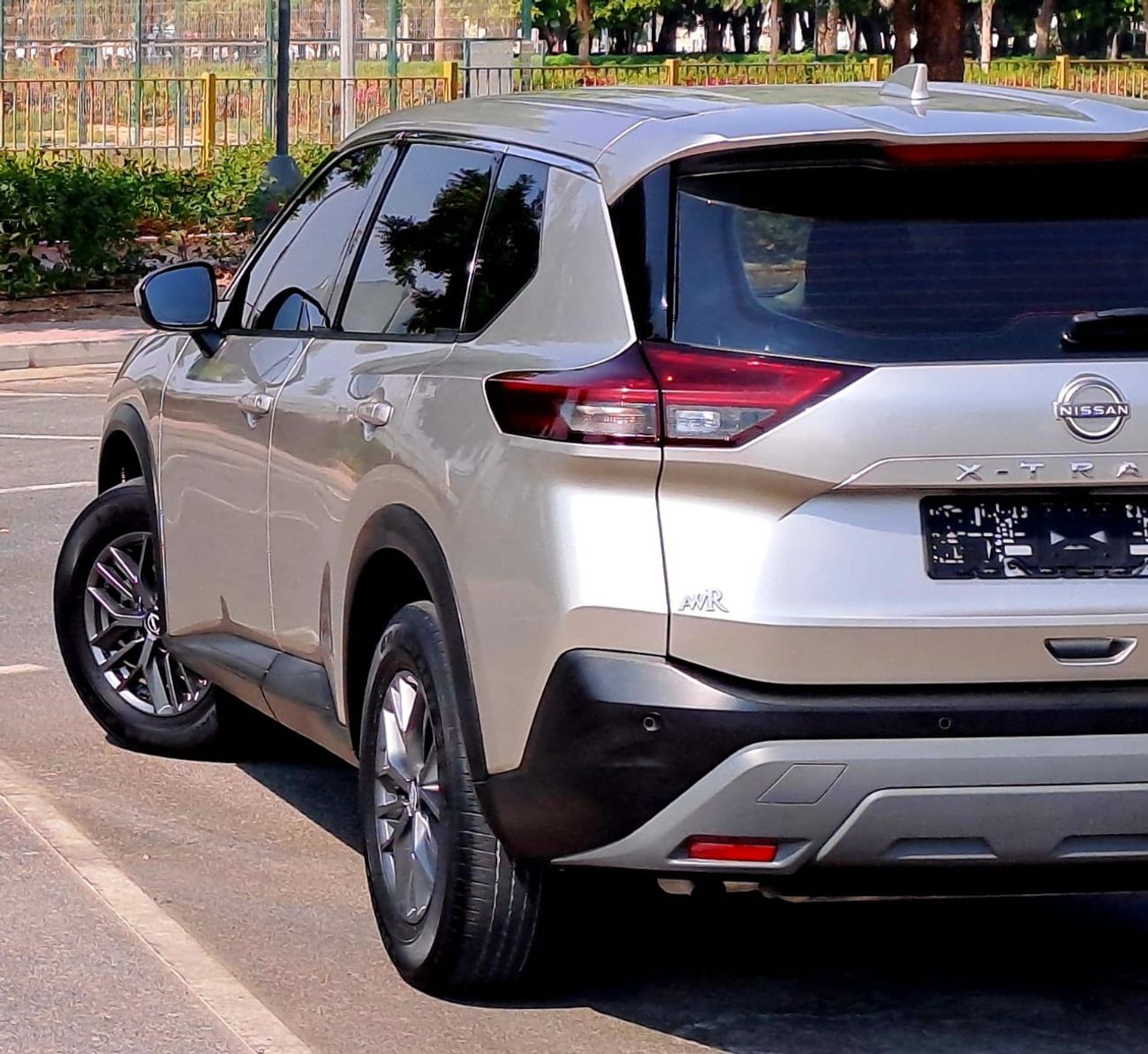 نيسان إكس تريل S 2.5L (169 HP) FWD (5 Seater)