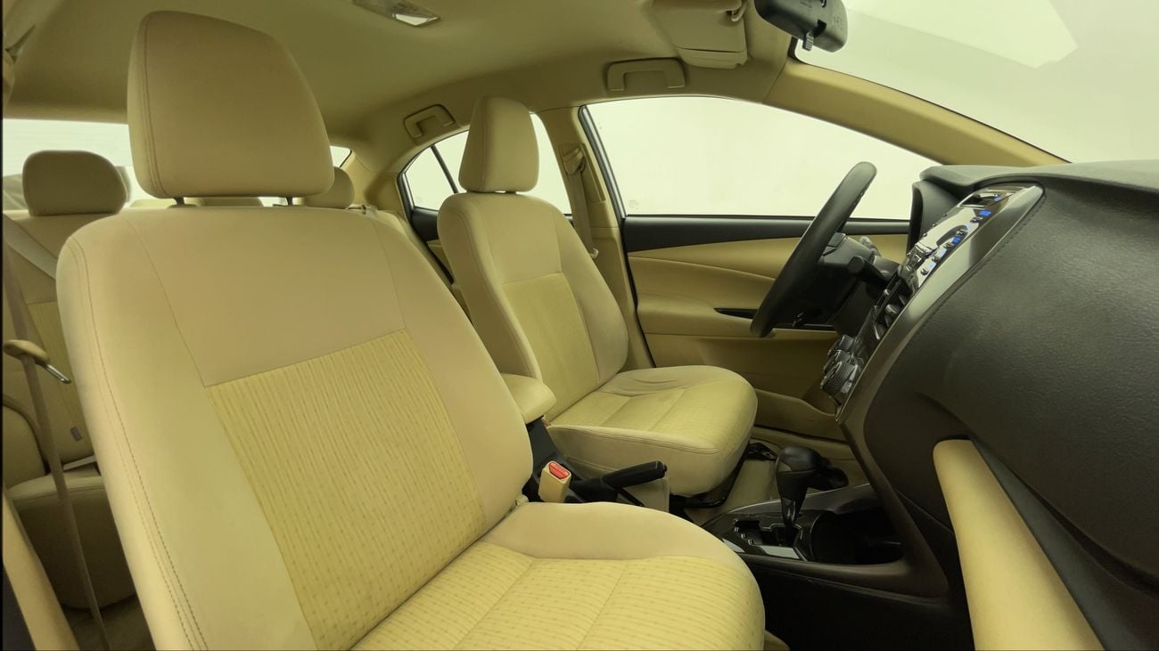 تويوتا يارس E 1.5 | بدون دفعة مقدمة | اختبار القيادة في المنزل