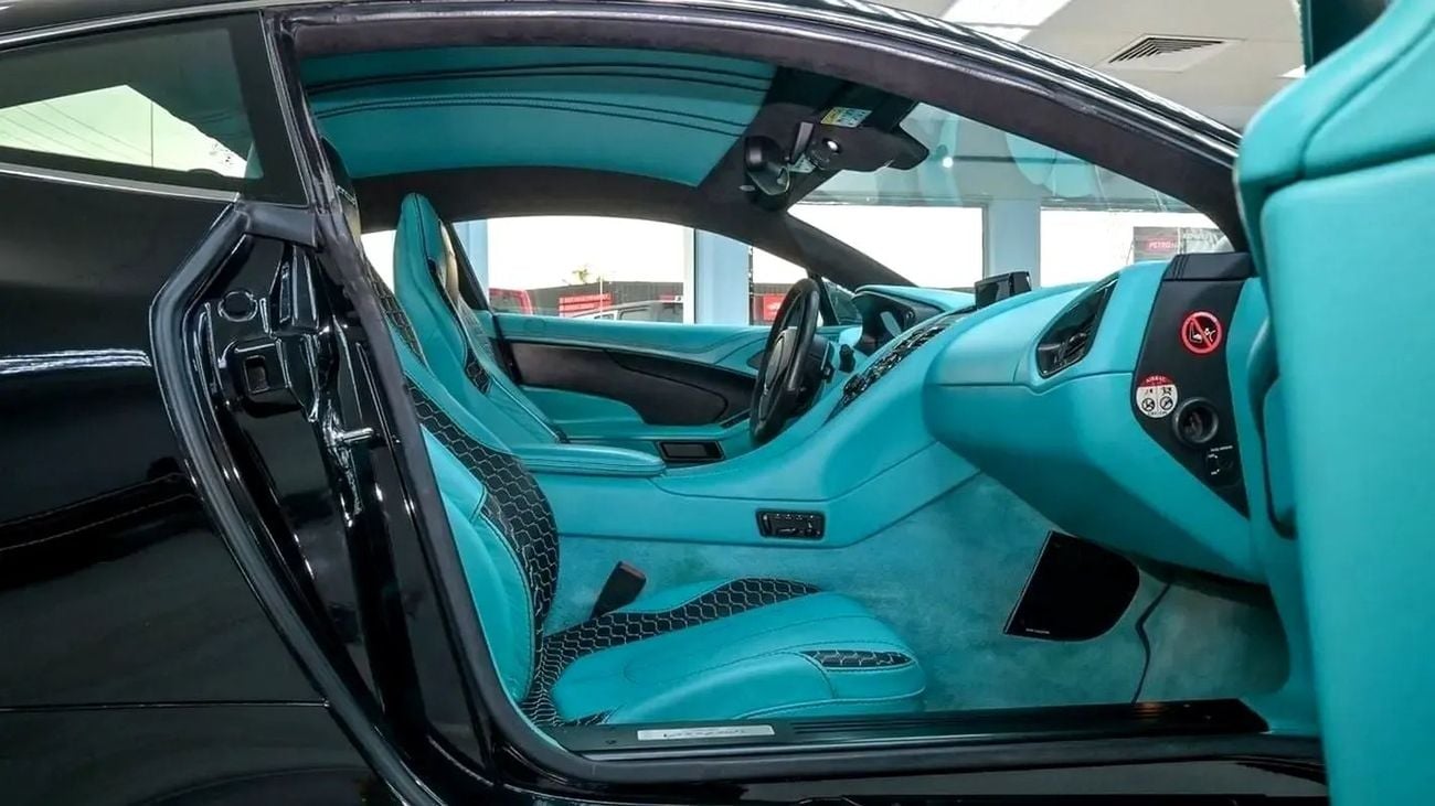 Aston Martin Vanquish STANDARD Aston Martin Vanquish 2014 GCC specs
