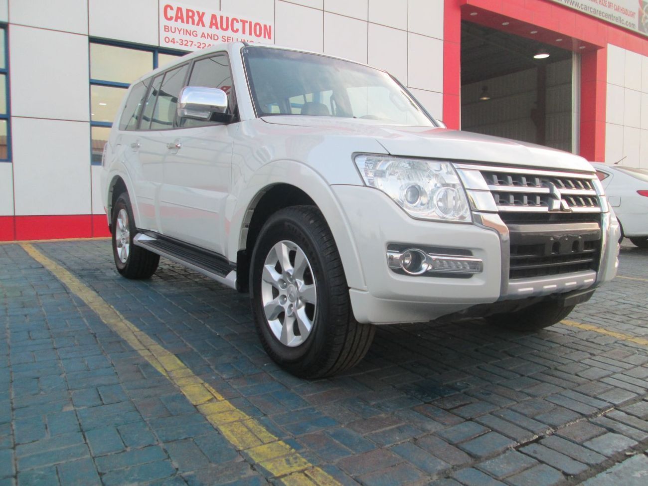 Mitsubishi Pajero GLS Base 3.5L (7 Seater)