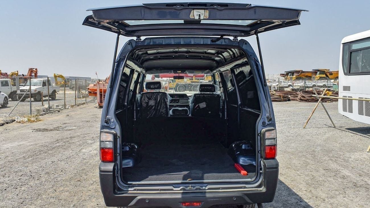 CMC D 260 CMC D260 cargo van  || Loading Van || 2 seater || 2.4L