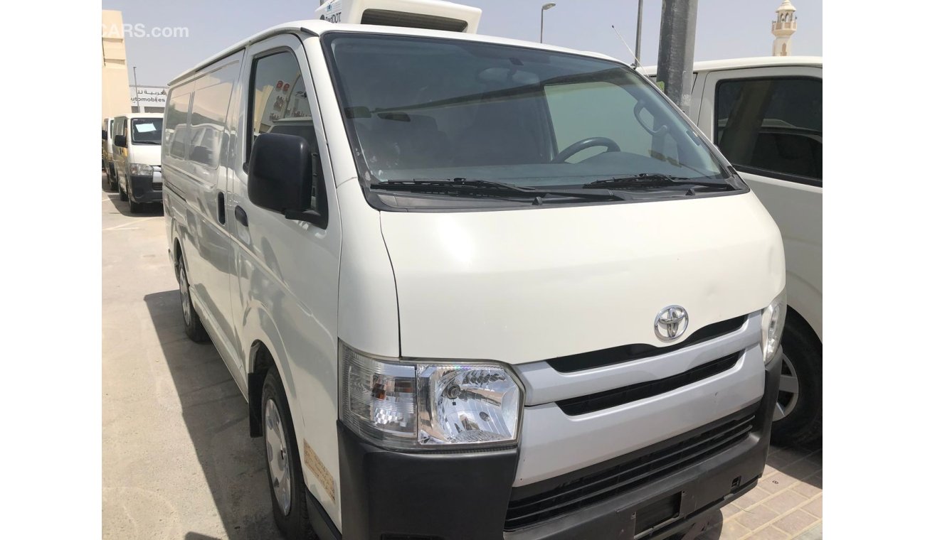 تويوتا هاياس Toyota Hiace chiller Van,model2015.Excellent condition