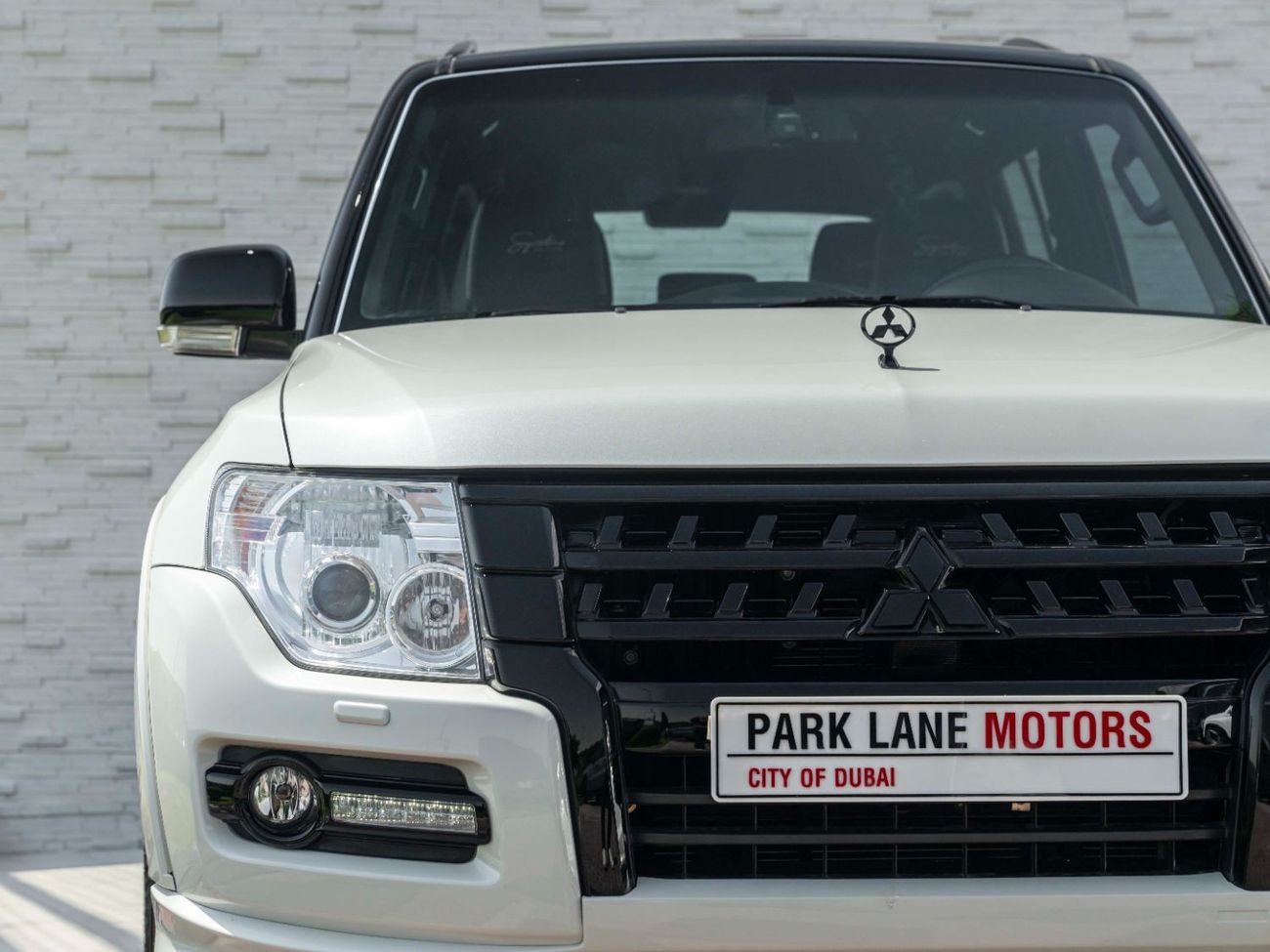 ميتسوبيشي باجيرو AED 2,044 PM • 3.8L PAJERO SIGNATURE - FINAL EDITION • ZERO KMS • MITSUBISHI WARRANTY UNTIL 2027