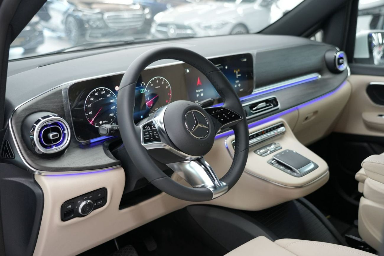 مرسيدس بنز V 300 Mercede-Benz V 300 AVANTGARDE | 2026 GCC 0km | Agency Warranty | 360 View | 64 colors Ambeint Lights