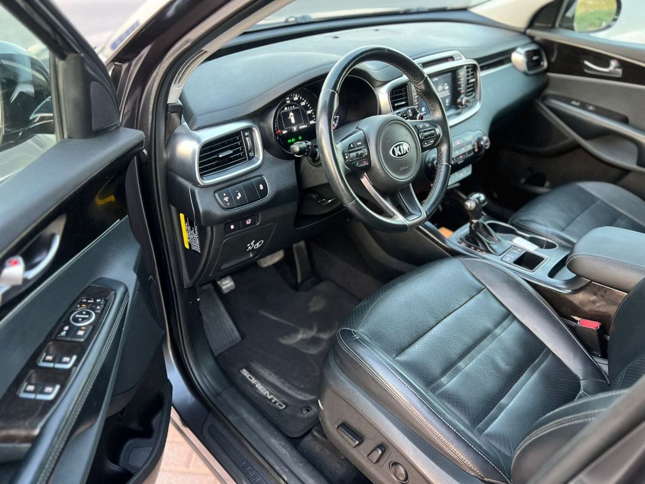 كيا سورينتو 2018 Kia Sorento Ex MidOption Full Automatic - 3.3L V6 - Rear Camera & Sensor - Leather  Seat - Auto