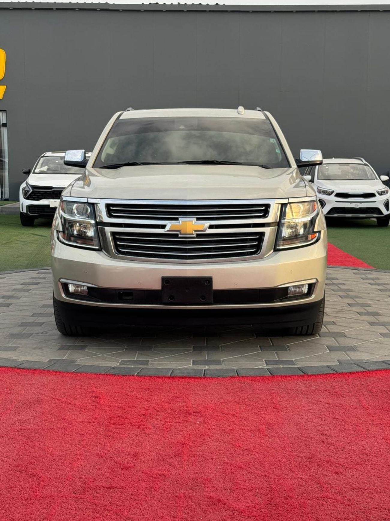 Chevrolet Suburban LTZ 5.3L 4WD