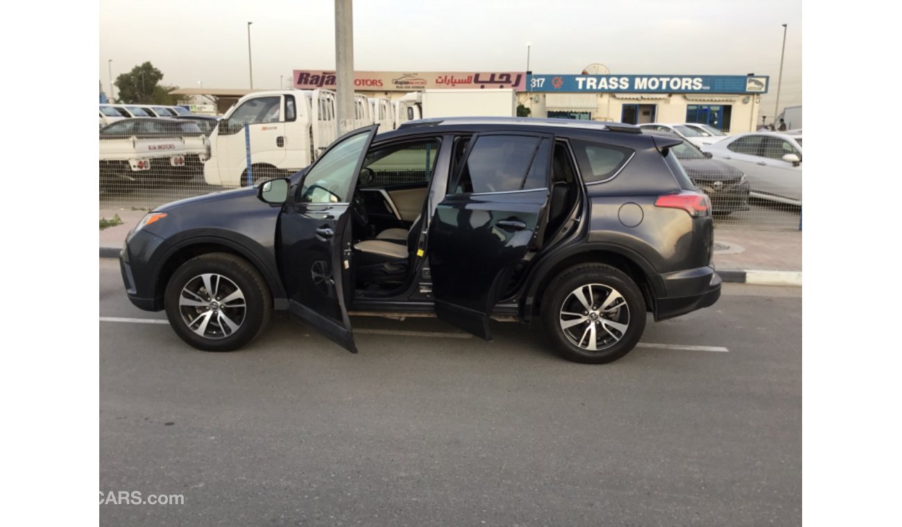 تويوتا راف ٤ TOYOTA RAV4 LE 2018 GRAY