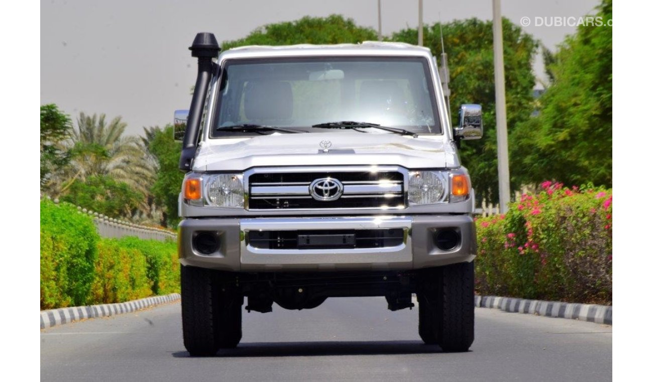 Toyota Land Cruiser 76 4.0L WITH SNORKEL