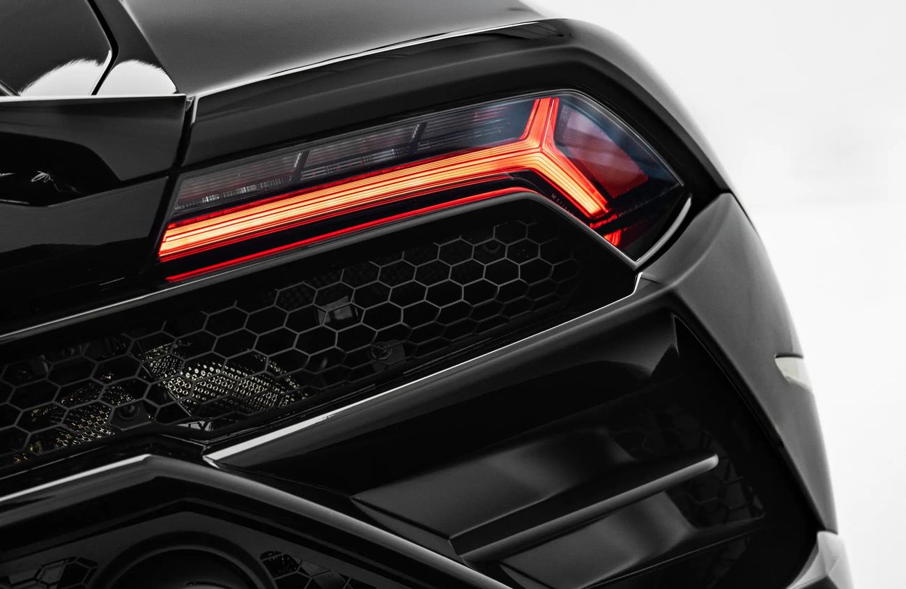 لامبورغيني هوراكان ايفو سبايدر 5.2L V10 Naturally Aspirated Engine