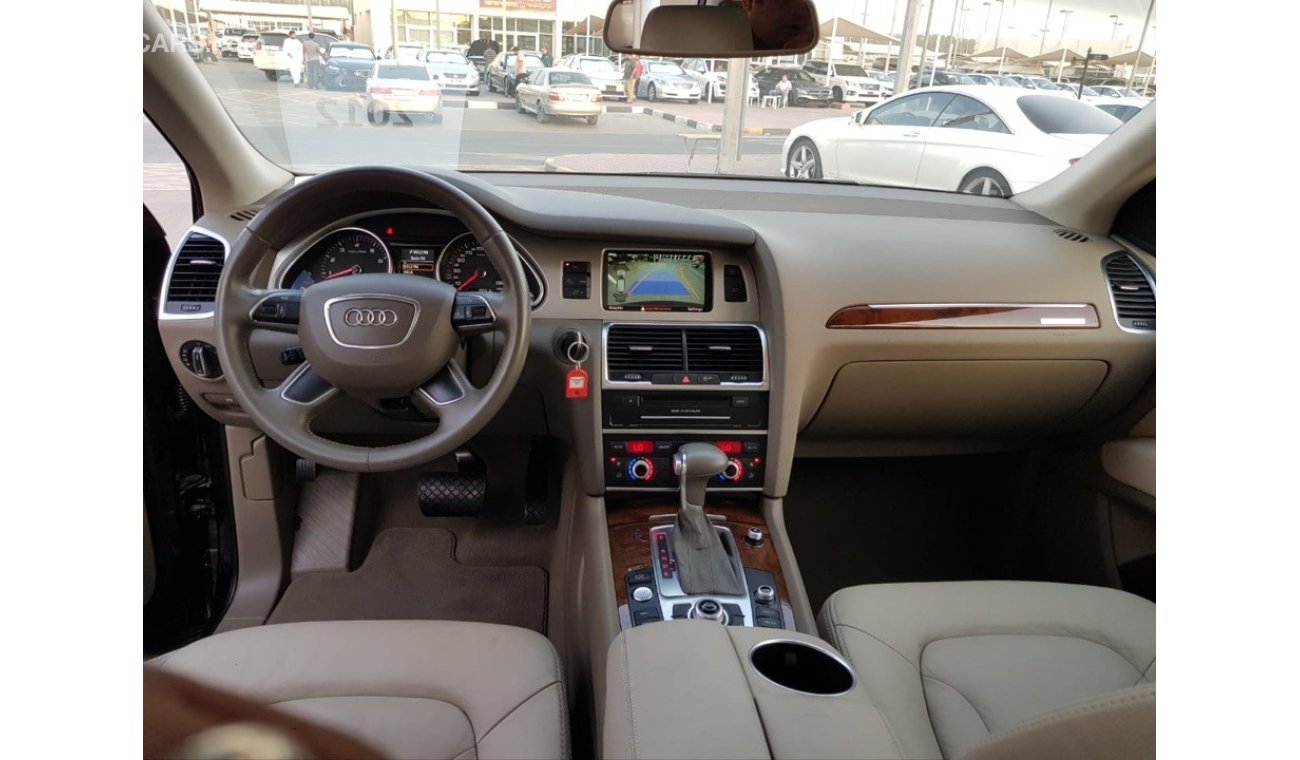 Audi Q7 GCC car prefect condition no need any maintenance full option panoramic roof leather seats