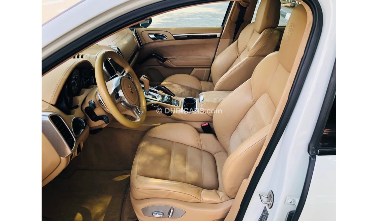 Porsche Cayenne MODEL 2013 GCC CAR PERFECT CONDITION INSIDE AND OUTSIDE