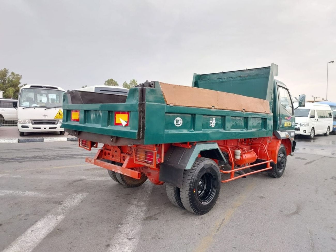 Mitsubishi Fighter (RAMADAN OFFER) MITSIBISHI FIGHTER MIGNON TRUCK RHD 1995 MODEL 8.2 L DIESEL MANUAL(PM01085)