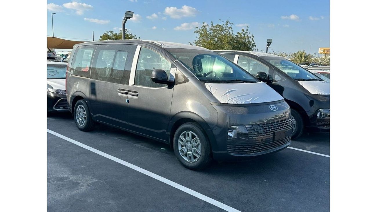 Hyundai Staria Hyundai Staria 2024 Hyundai Staria 3.5L Petrol 9 Seater