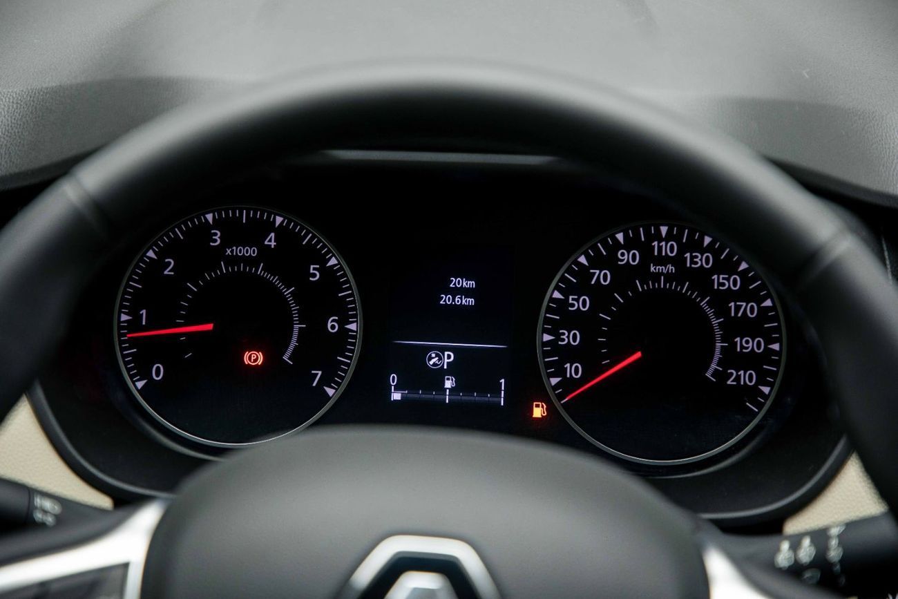 Renault Duster SE 1.6L - Grey Inside Black | Export Only