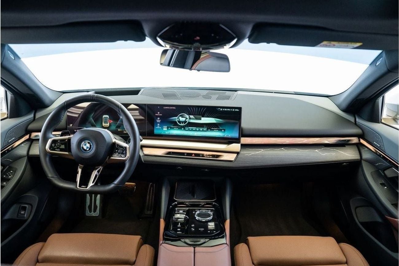 بي أم دبليو i5 EDRIVE40 M SPORT EDRIVE