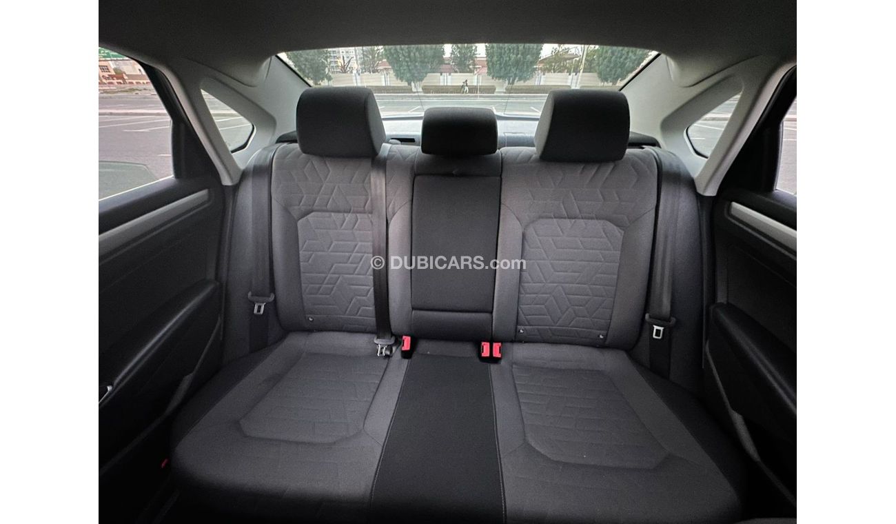 Volkswagen Passat Comfortline 950 PM || PASSAT 2.5L || AVAILABLE 0% DP || GCC || APPLE CAR PLAY