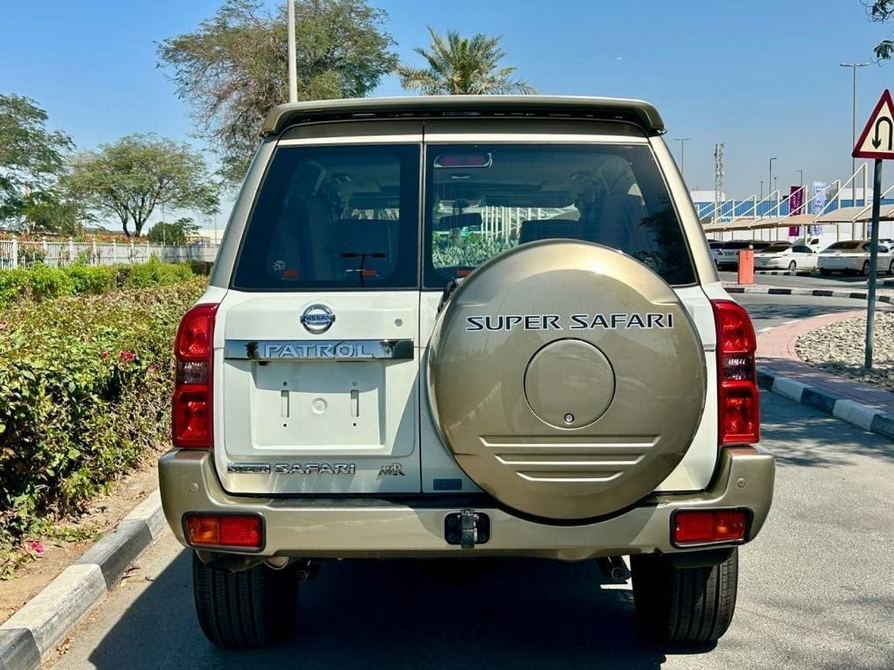 نيسان باترول سوبر سفاري SUPER SAFARI MANUAL TRANSMISSION 2021 GCC SINGLE OWNER IN MINT CONDITION