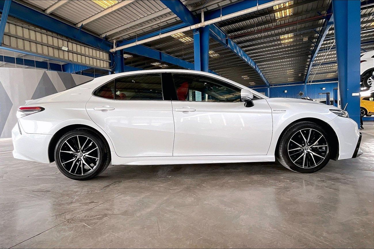 تويوتا كامري Sport | National Day Celebration | شامل الضمان | 0 ﺪﻔﻋﺓ ﺃﻮﻟﻯ