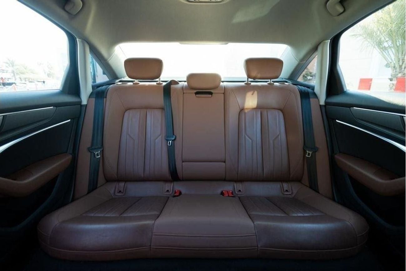 أودي A6 40 TFSI 2.0L Audi A6 40TFSI 2022 GCC under Warranty with Flexible Down-Payment.