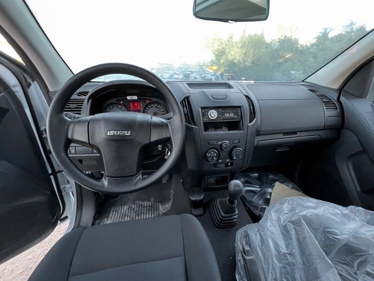 إيسوزو D ماكس 2025 Isuzu Dmax SC 1.9L MT Diesel RWD