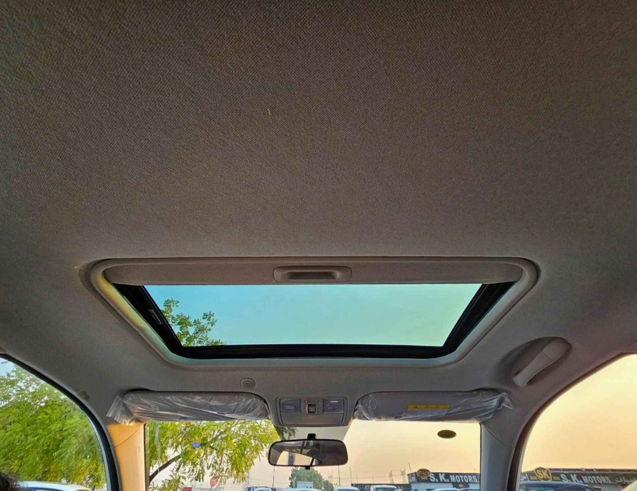 Kia KX1 DUAL TONE | 1.4L V4 PETROL | CVT WITH SUNROOF | PUSH START | DVD CAMERA | CODE # KX1FT