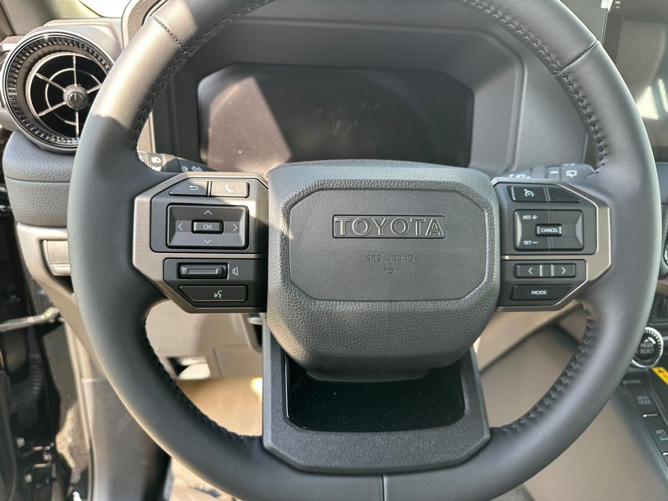 تويوتا برادو 2026 Toyota Prado Adventure High-Option 7-Seater 2.4L 4-Cyl Turbo Petrol A/T 4WD Export Only