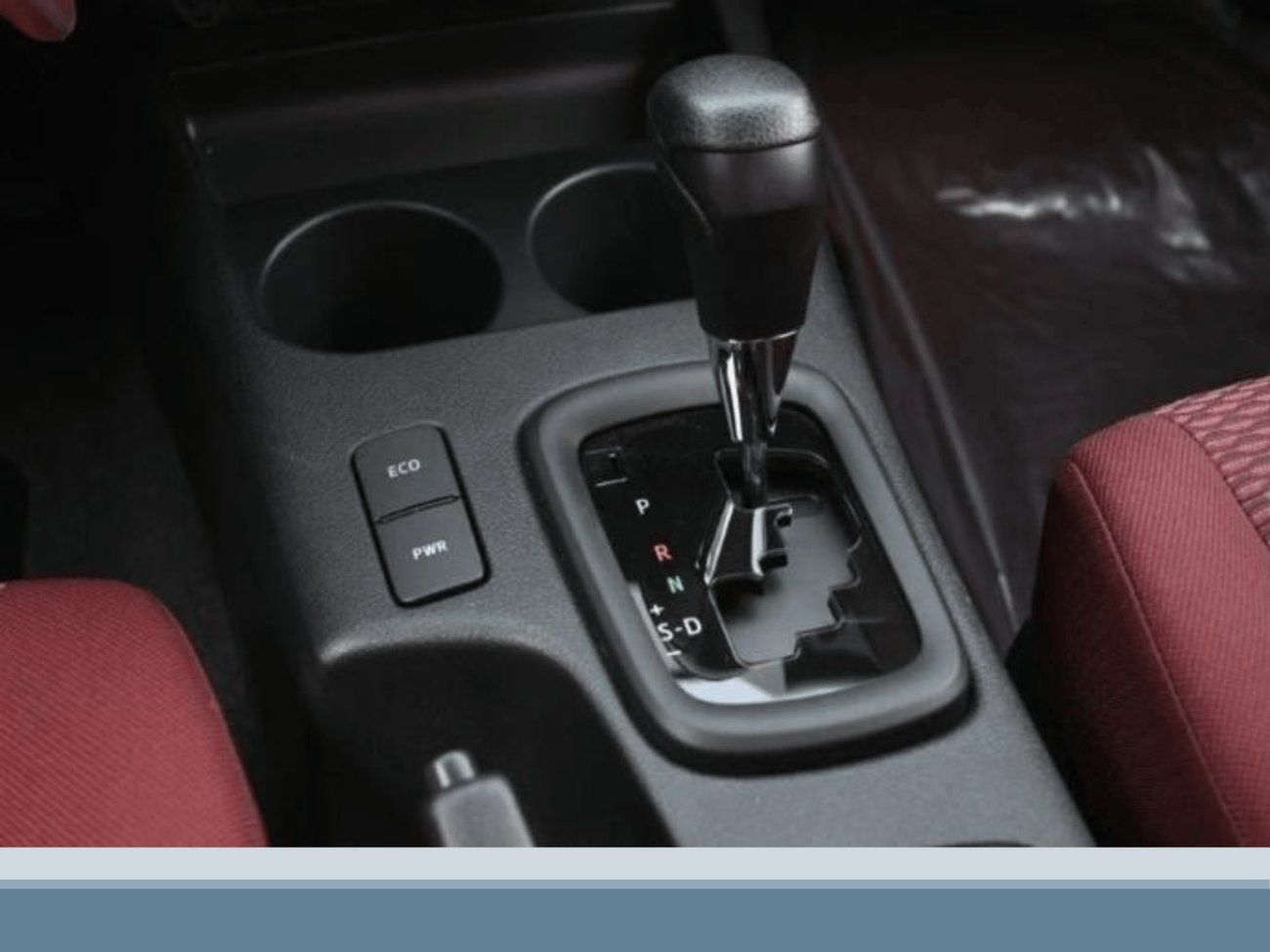 Toyota Hilux ECT0038 - Toyota Hilux DCab Pick Up DLXG - 2.7L Petrol Auto 4wd White/Red