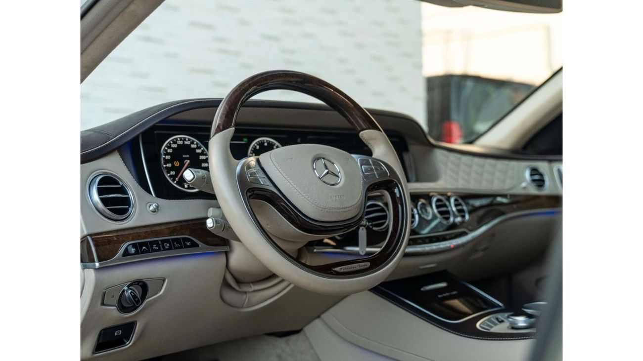 Mercedes Maybach S600 Maybach CASH OFFER!! MAYBACH 600 • EXTREMELY LOW KMS • 6.0L TURBOCHARGED V12 • GCC SPEC • PRISTINE CONDITION