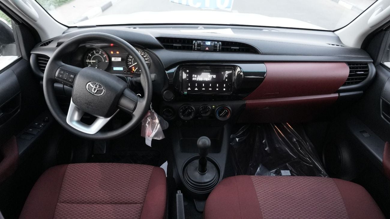 تويوتا هيلوكس TOYOTA HILUX 2.4 M/T
