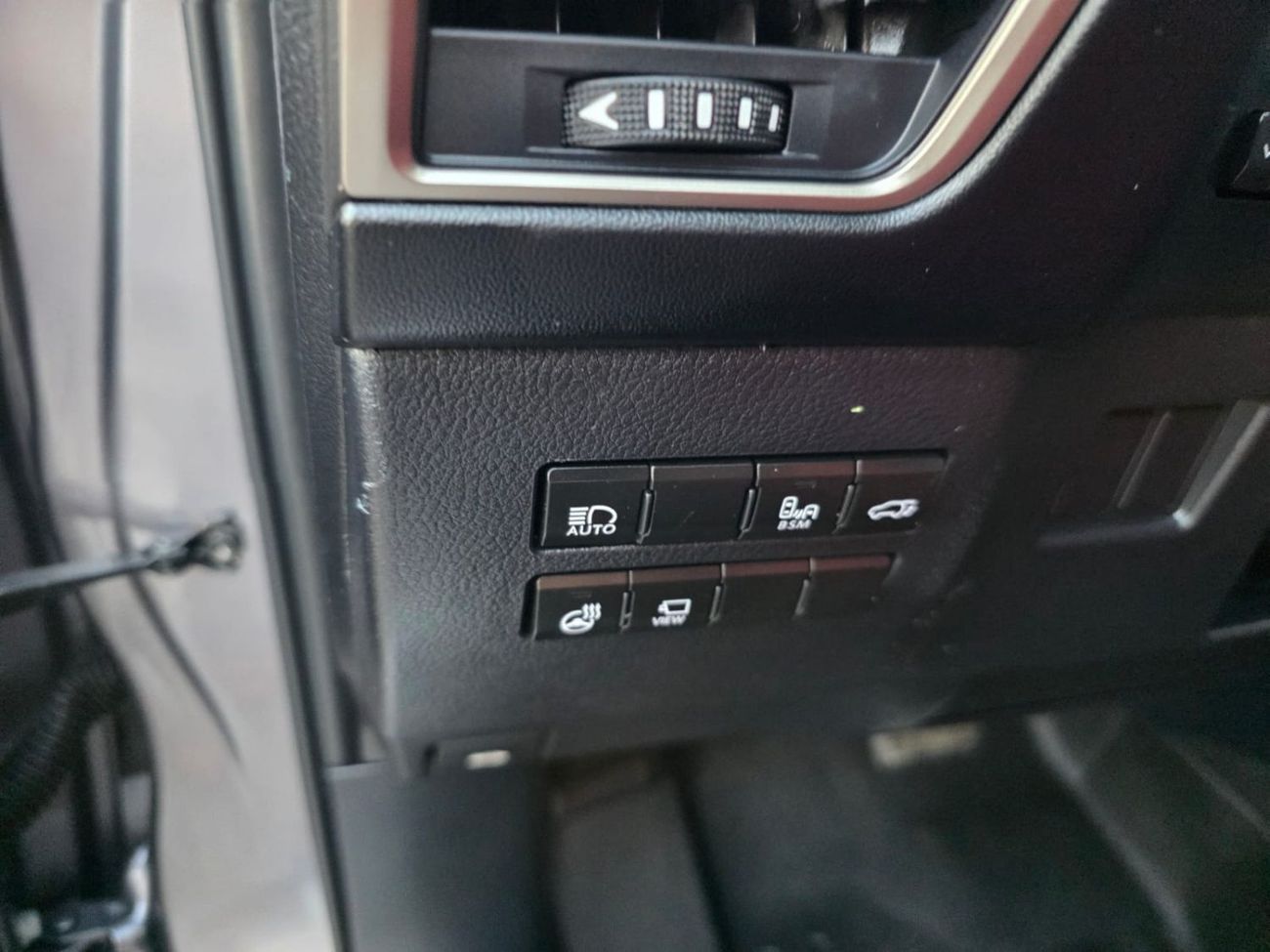 Lexus NX300 2021 Model Lexus NX300 Sunroof , 360 camera and trunk automatic