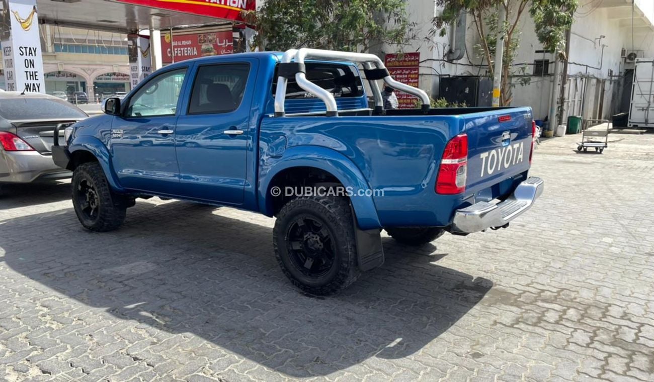 Toyota Hilux 2013 D4D 3.0L Manual 4x4 Perfect Condition Off-Road Tyres with LED Lights