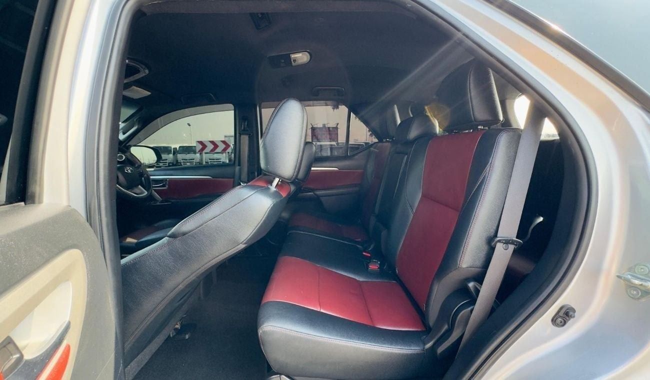 Toyota Fortuner PREMIUM CONDITION | RHD | 2.8L DIESEL ENGINE | 2019 | (AT) | REAR VIEW CAMERA | ELECTRIC SEAT