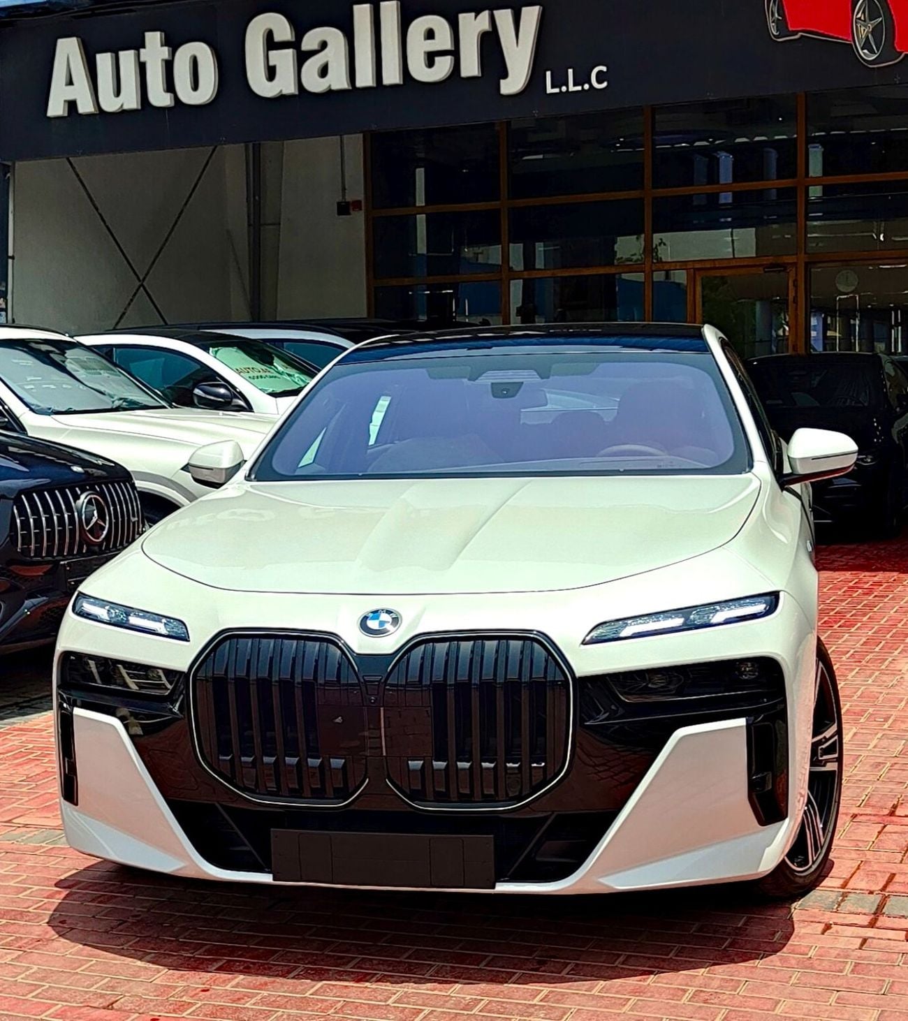 بي أم دبليو 740i M SPORT INDIVIDUAL M SPORT