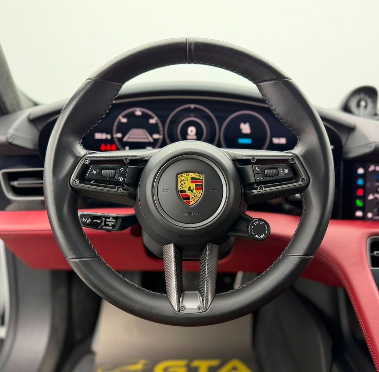 بورش تايكان TURBO