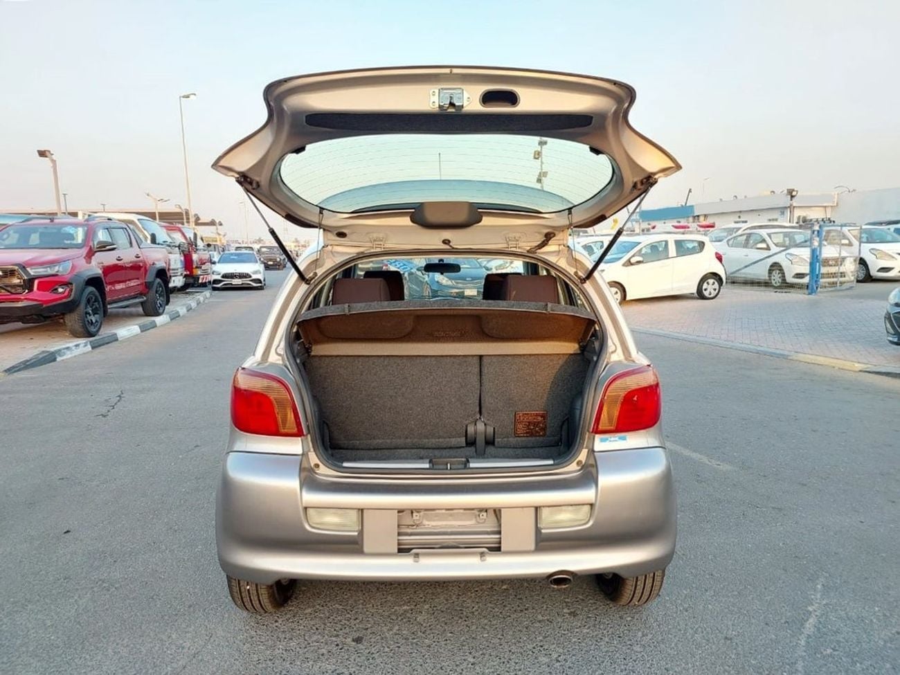 Toyota Yaris TOYOTA VITZ RIGHT HAND DRIVE(PM61356)