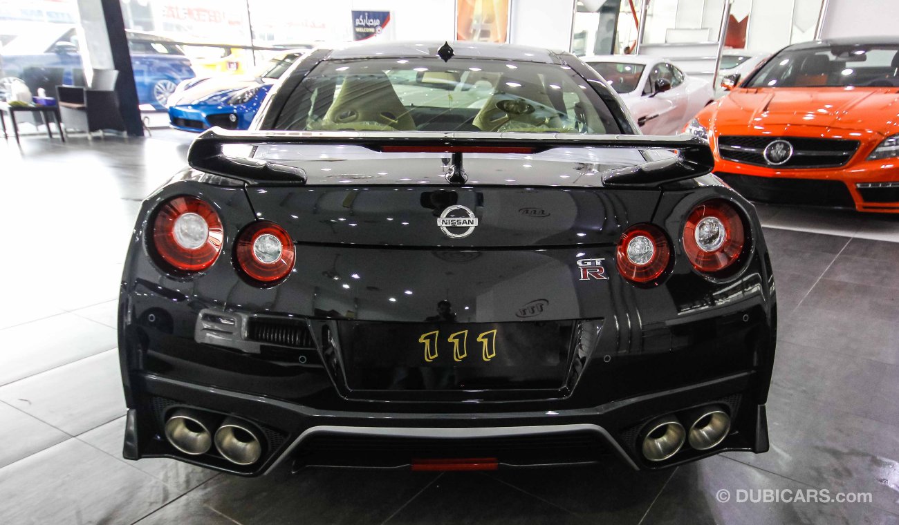 Nissan GT-R